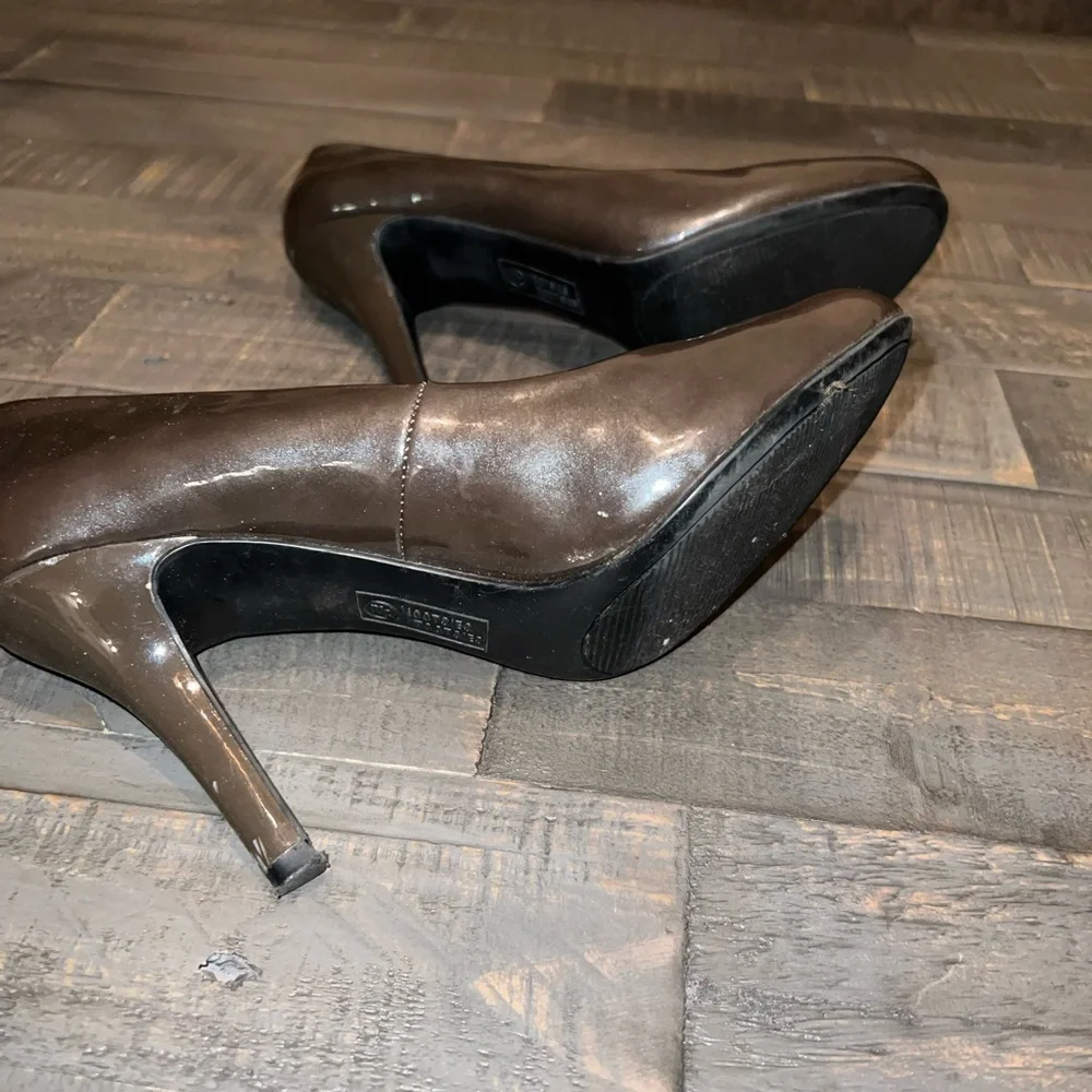 Mootsies Tootsies Women's Brown Patent Leather‎ Stiletto Heels Size 8M